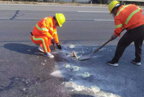 海拉尔公路下沉注浆加固